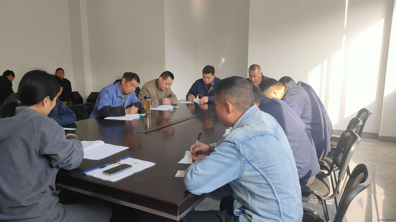 叉车证与挖掘机证：工作前景对比分析