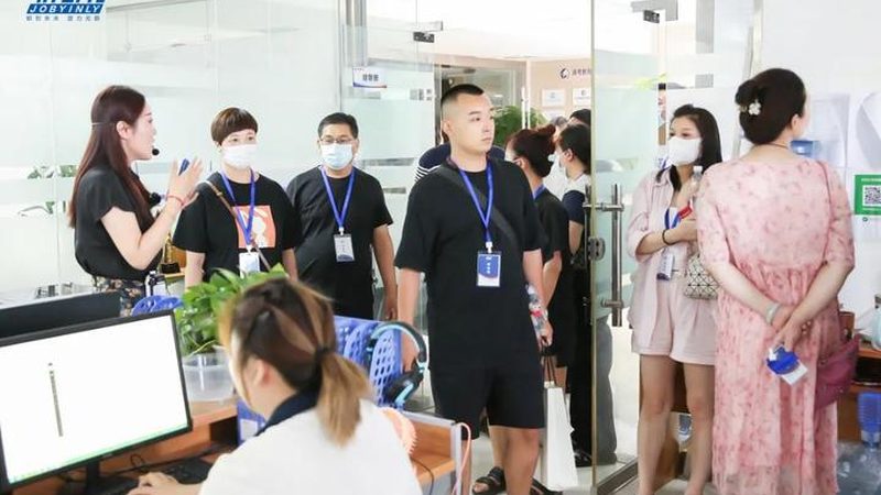 编程教育的兴起：从玩具到未来技能